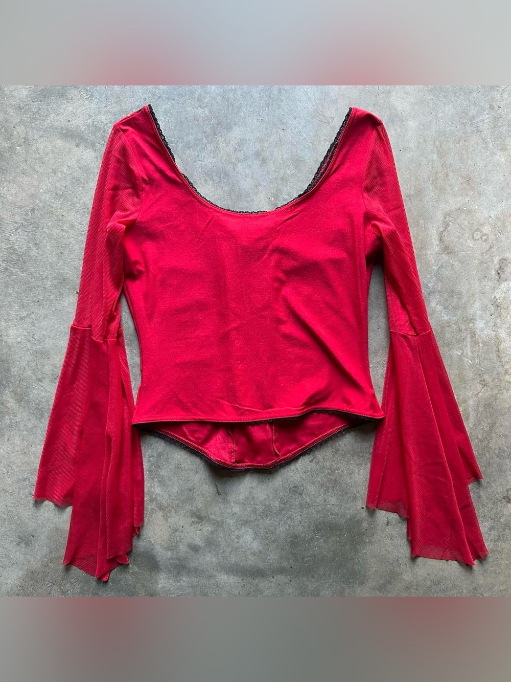 Red mesh bell sleeve corset top - Picture 4 of 6